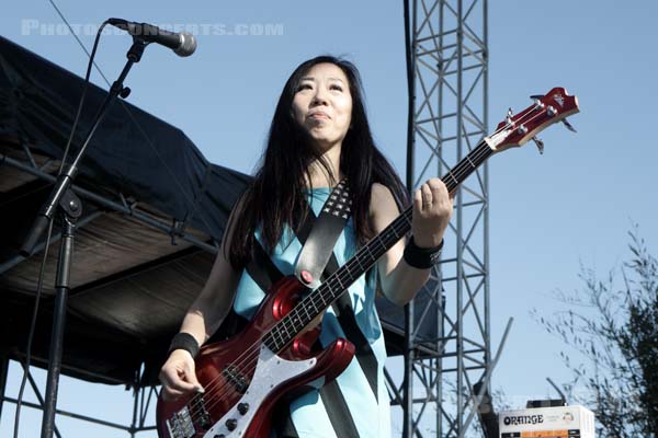 SHONEN KNIFE - 2019-06-01 - NIMES - Paloma - Flamingo - Atsuko Yamano